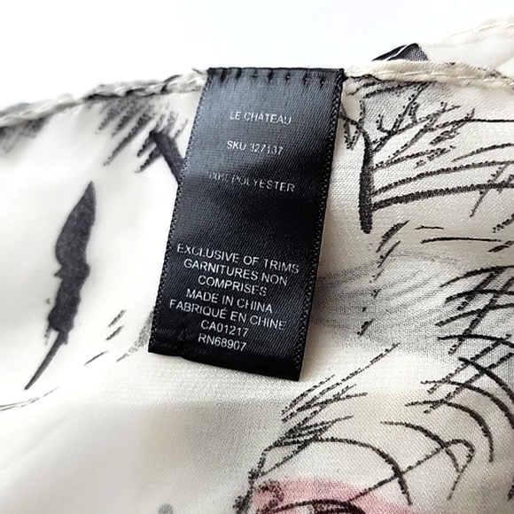 Le Chateu Marilyn Monroe Sketch Scarf Semi Sheer Red Lips Lightweight Semi Sheer - Picture 6 of 8